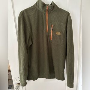 Drake pullover size medium